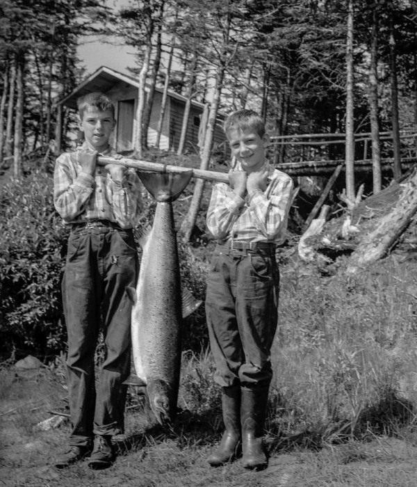 Allan-and-Barry-with-salmon
